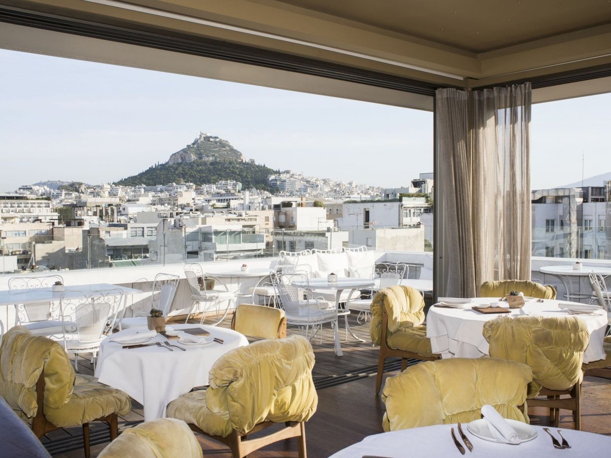 Ένα brunch experience με ξεκάθαρη ελληνική ψυχή και θέα όλη την Αθήνα στο κέντρο της πόλης