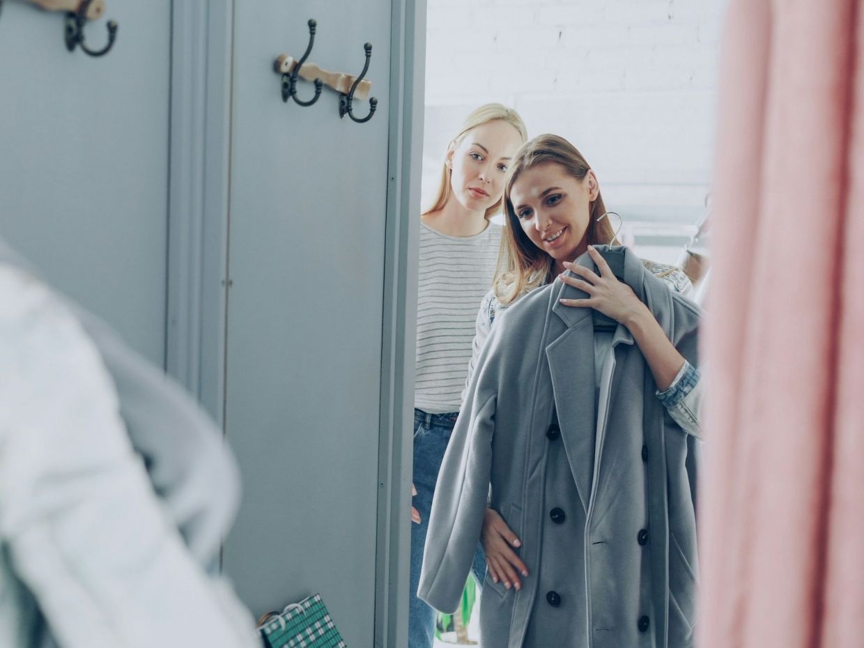 Η ψυχολογία αποκαλύπτει τα τρία χρώματα που χρησιμοποιούν οι άνθρωποι που έλκουν την επιτυχία