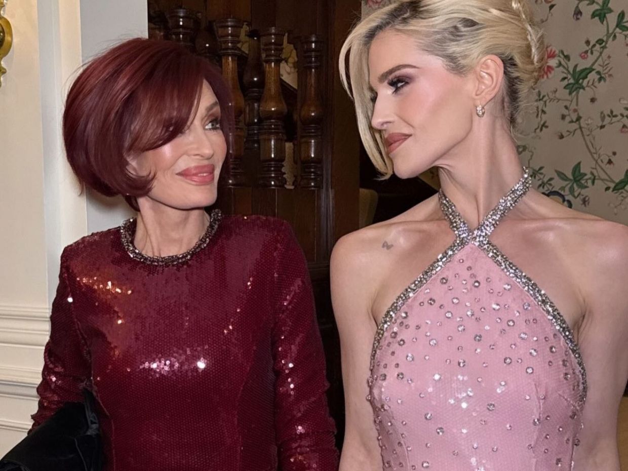 Η 1η δημόσια εμφάνιση των Sharon και Kelly Osbourne μετά την απώλεια του Ozzy προκάλεσε ανησυχίες