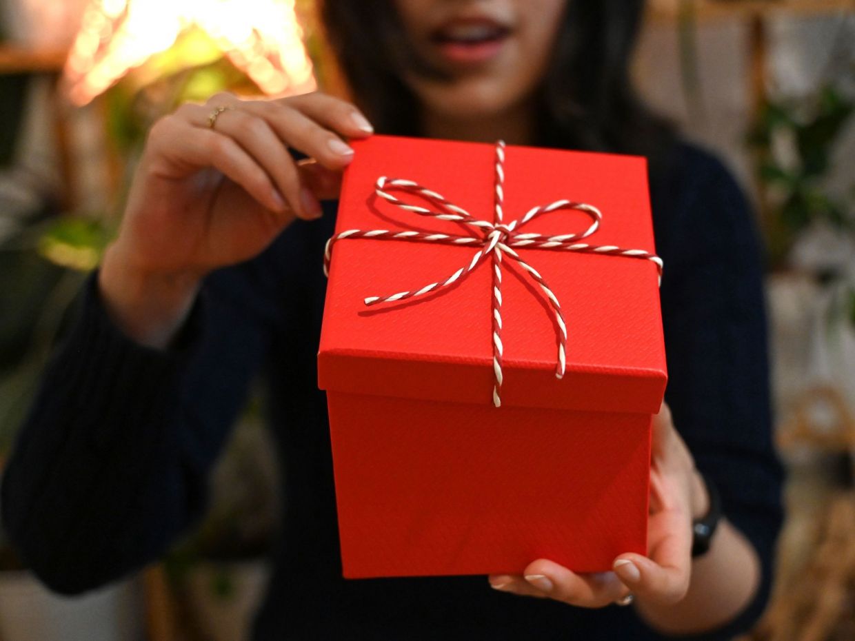 Oδηγός Αγοράς: Τι να πάρεις στον Secret Santa σου μόνο με 20 Ευρώ