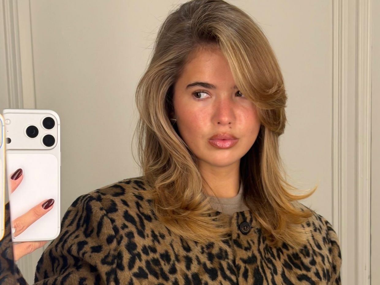 Toffee caramel blush: Η νέα απόχρωση ρουζ που κολακεύει κάθε τόνο επιδερμίδας