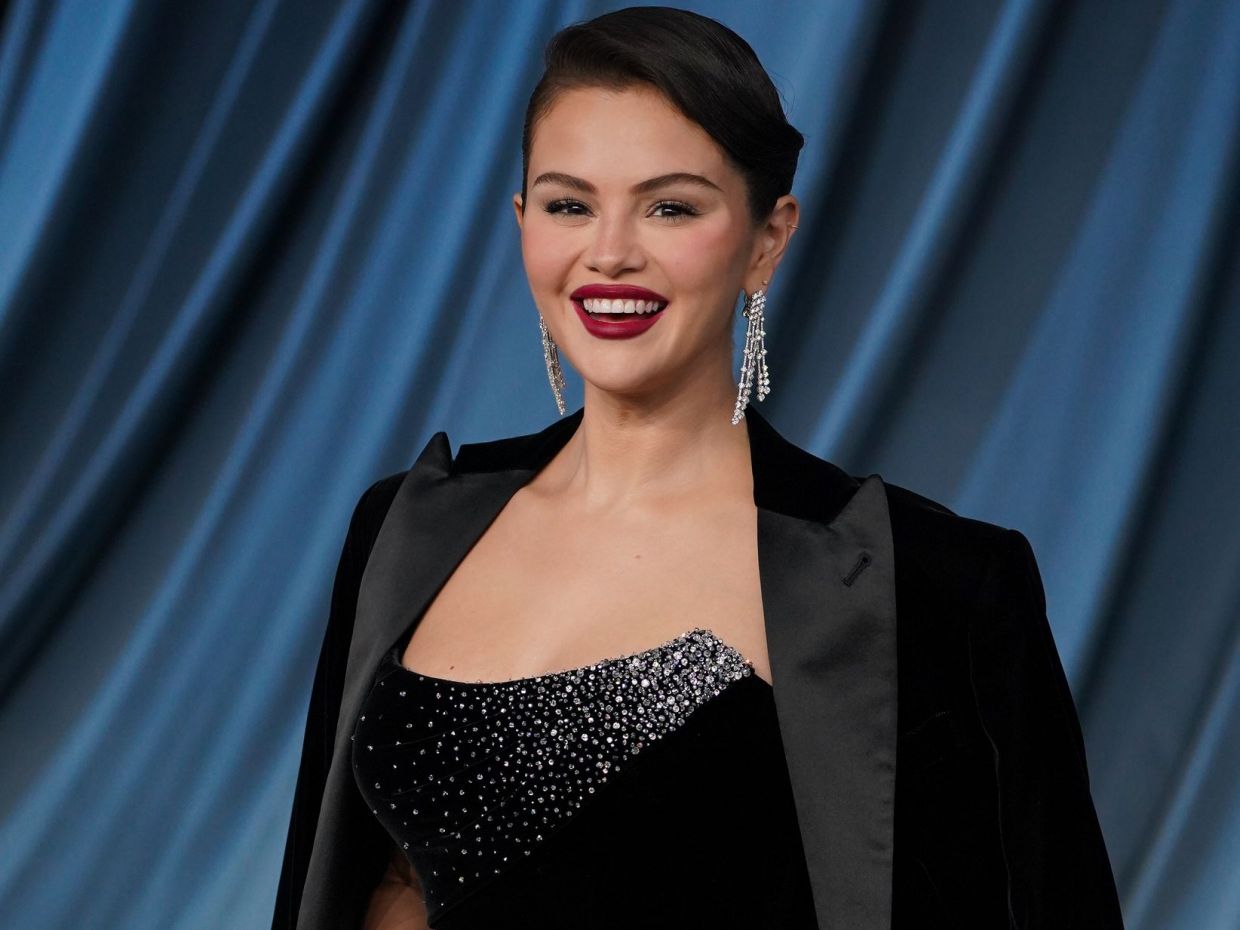 Η Selena Gomez αποκάλυψε τον λόγο πίσω από την αλλαγή στη φωνή της