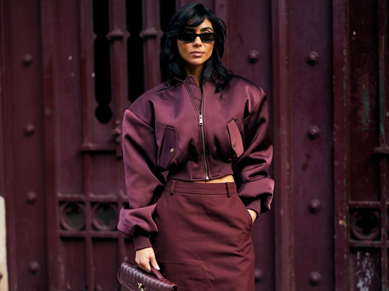 Η ψυχολογία αποκαλύπτει τα τρία χρώματα που επιλέγουν οι γυναίκες που προσελκύουν την επιτυχία