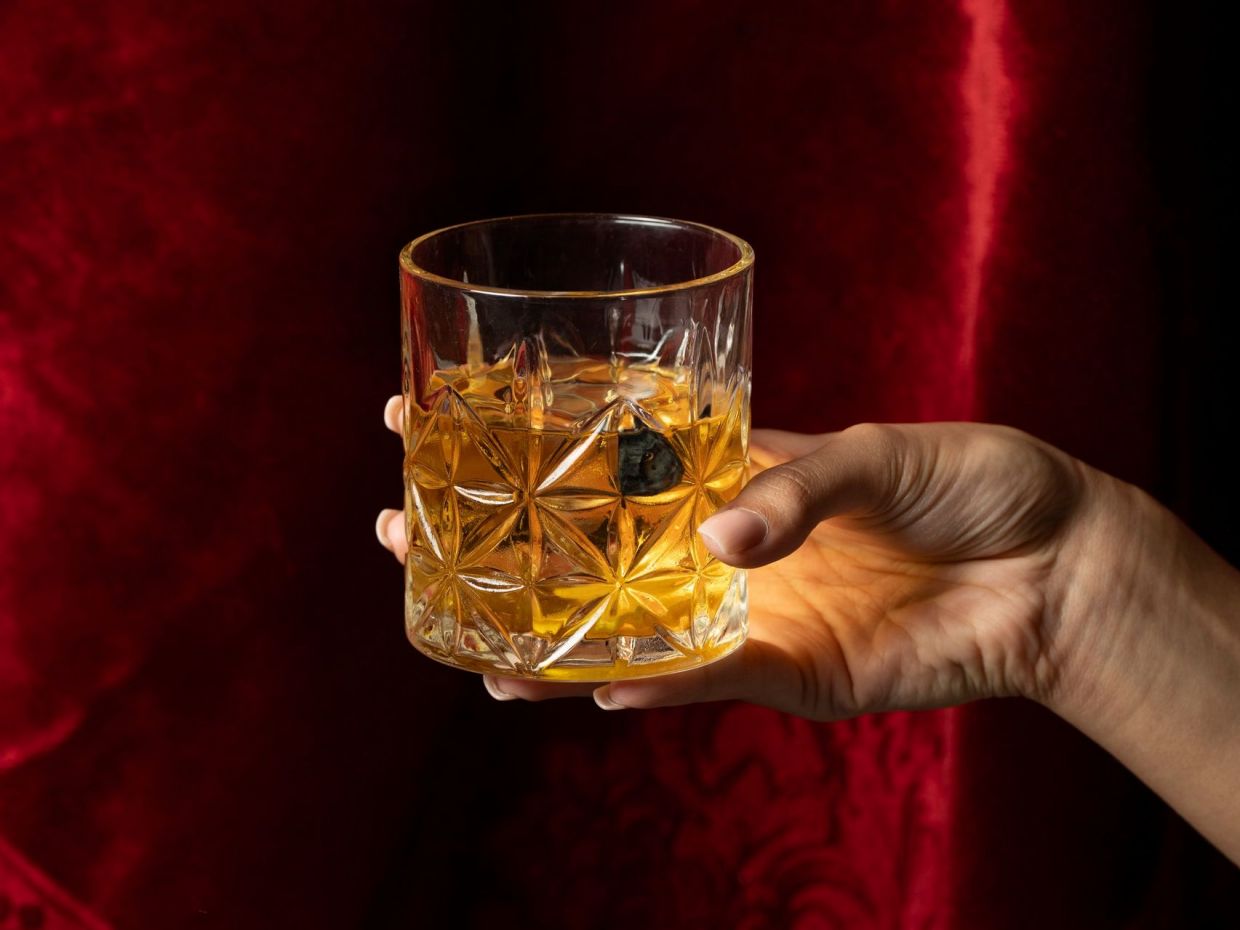 Cocktails, φαγητό και live art stage δημιουργούν ένα going out «τρίπτυχο» στο εμπορικό κέντρο Λαιμού