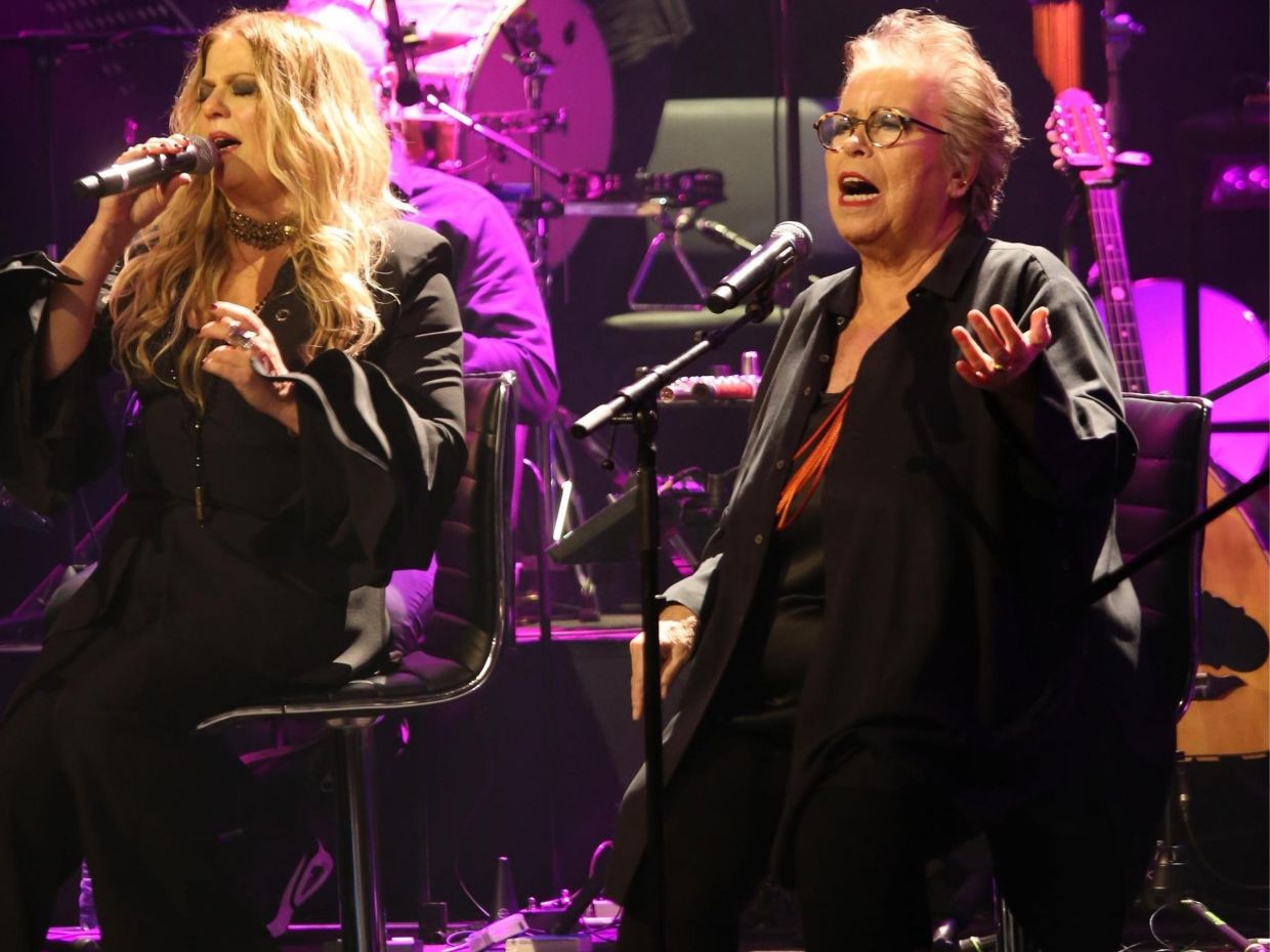 Λαμπερή πρεμιέρα: Δ. Γαλάνη - Ε. Τσαλιγοπούλου - Εστουδιαντίνα Νέας Ιώνιας Βόλου