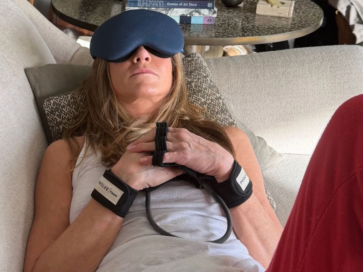 Jennifer Aniston: H γιορτινή ανάρτηση με τον Jim Curtis και το μωρό που «έκλεψε» την παράσταση