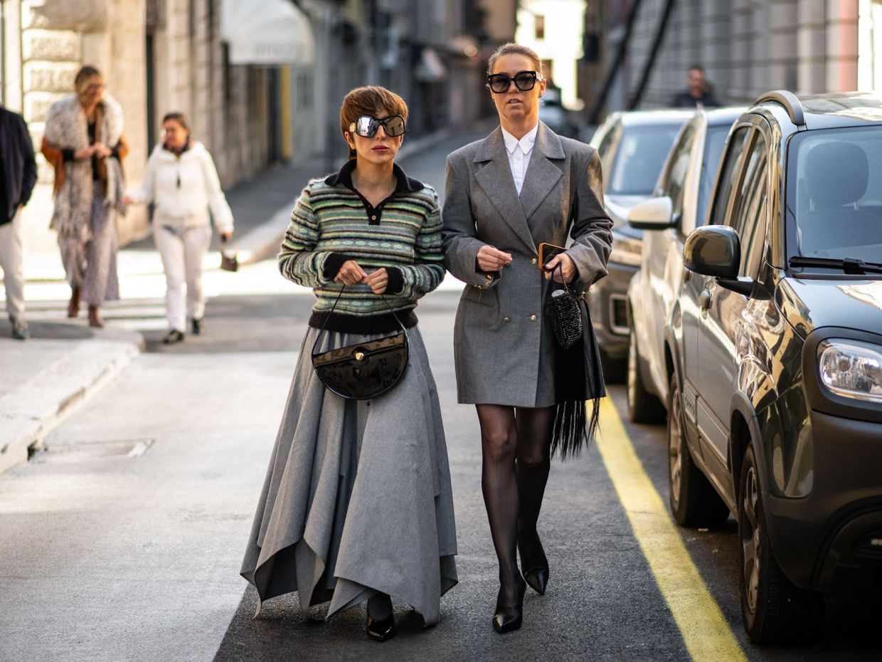 Μήπως το να ντυνόμαστε «υπερβολικά» είναι η νέα κανονικότητα το 2026;