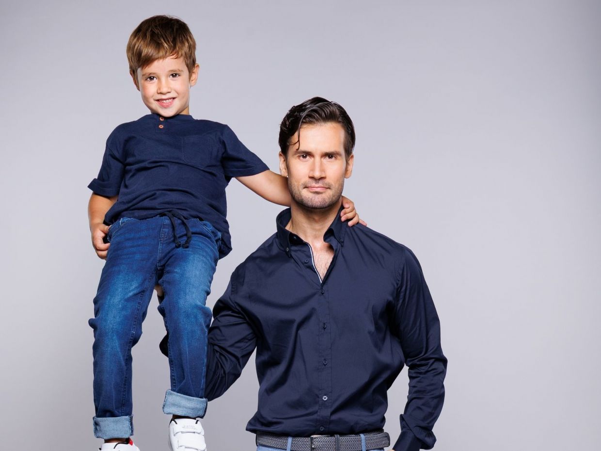 Μπαμπά σ' αγαπώ, λίγο πριν την πρεμιέρα: Πώς ξεκινούν οι περιπέτειες για 3 μπαμπάδες & οι ρόλοι τους