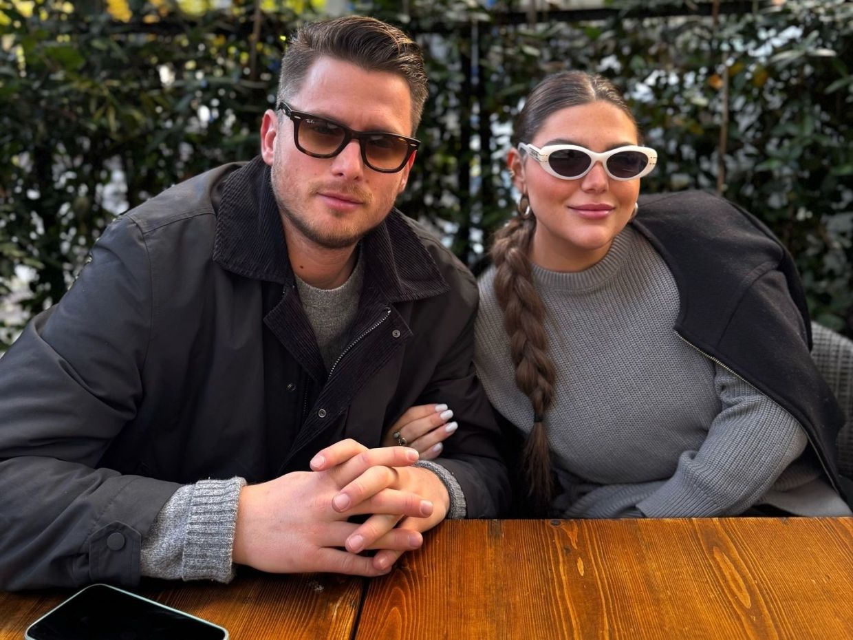 It's Official: Η Μπάρκα ποζάρει με τον Φάνη της και το «Άντε με το καλό» του Αλεξάνδρου τα λέει όλα