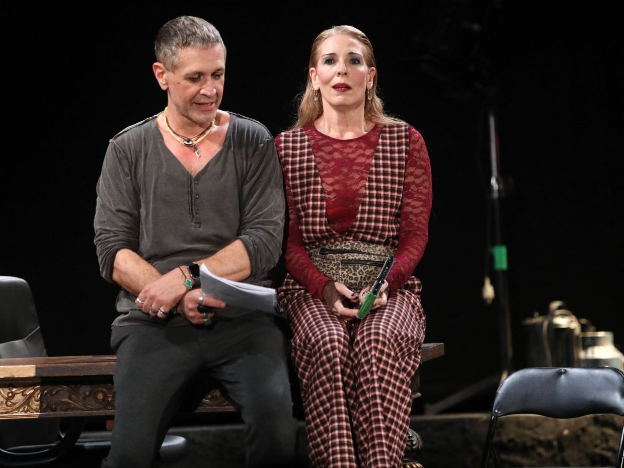 Όταν η χρονιά ξεκινά αλλιώς απ’ ό,τι φανταζόμασταν: ο Αιμίλιος Χειλάκης & η ευχή «να είμαστε καλά»