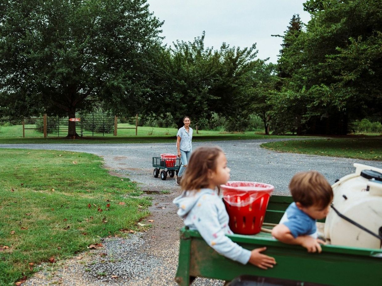 Η ψυχολογία εξηγεί γιατί όσοι μεγάλωσαν ως δυνατά παιδιά δυσκολεύονται να ξεκουραστούν ως ενήλικες