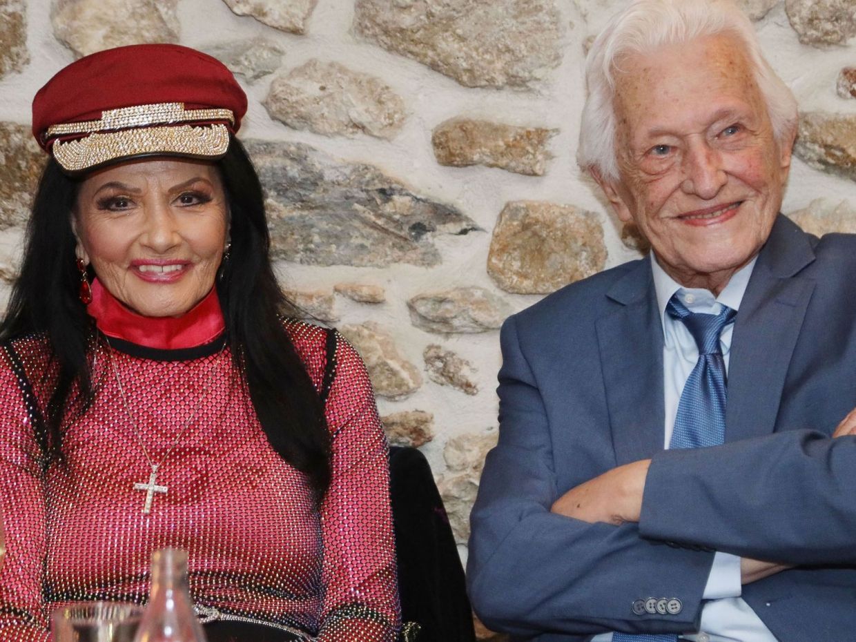 H Ζωζώ Σαπουντζάκη βιώνει την απώλεια ενός μεγάλου έρωτα ζωής, του αγαπημένου της Πύρρου