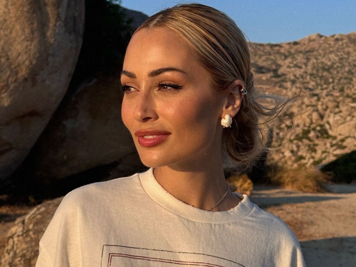 Με την Ελένη Βουλγαράκη & την κάθε Ελένη, που δέχεται επίθεση, επειδή αποφάσισε να ζήσει όπου θέλει