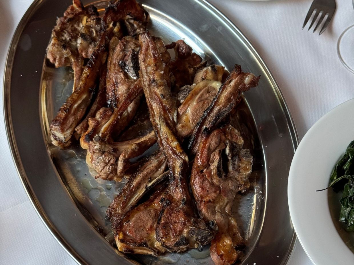 Τσικνοπέμπτη: τα έξι πιάτα που δεν πρέπει να χάσει κανένας ορκισμένος meat lover της πόλης