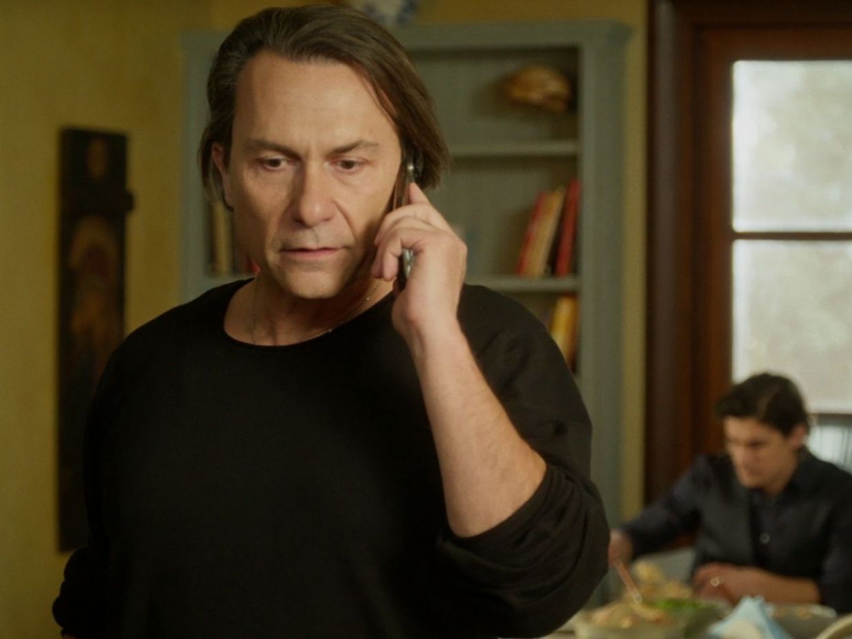 Ο Δημήτρης Αλεξανδρής παλεύει για τη ζωή του στο Να μ' αγαπάς: Ο πυροβολισμός και ο ένοχος