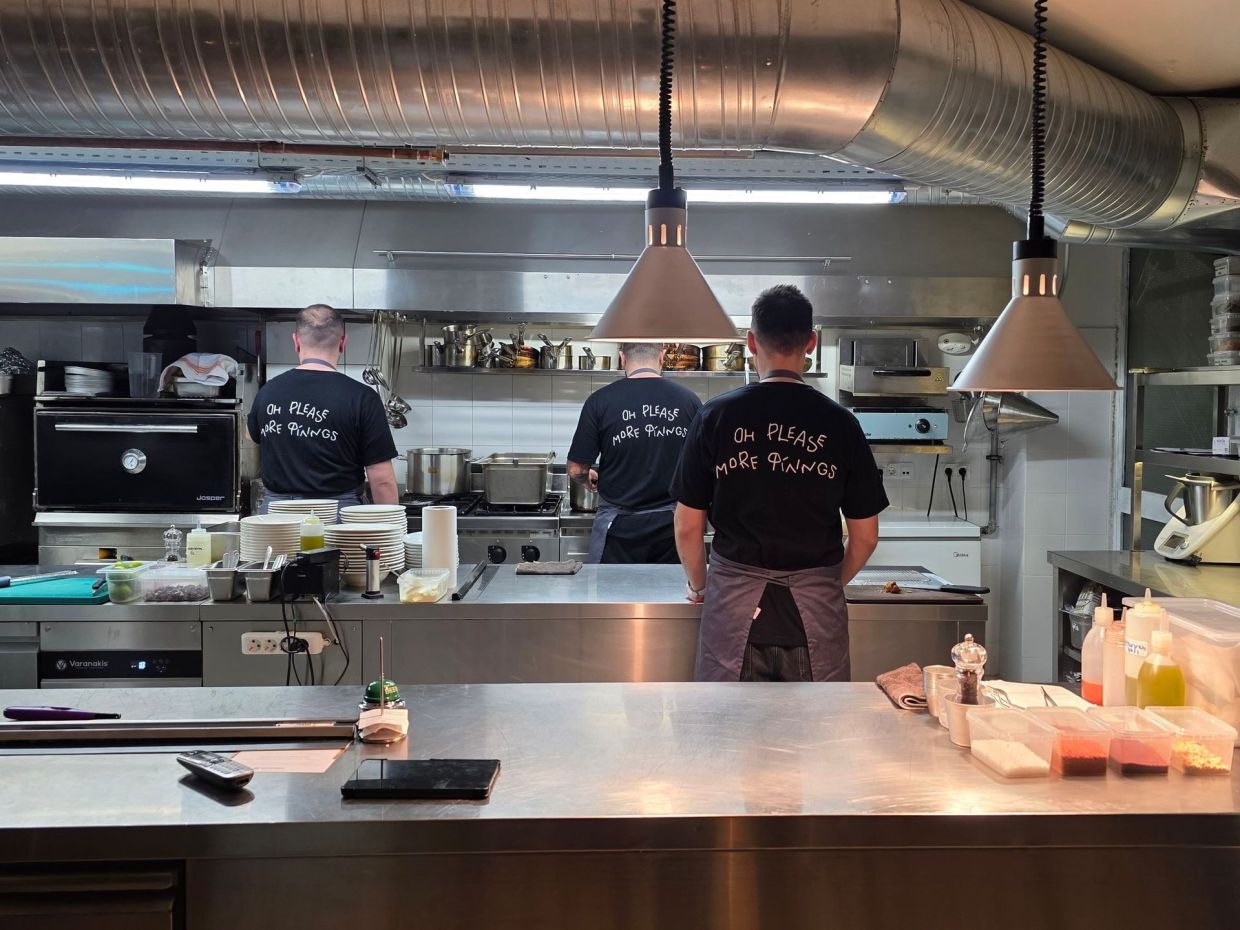 Νέα άφιξη: Πού θα φας επικό κρουασάν το πρωί και απίθανα ψητά καρότα με στρατσιατέλα το βράδυ;