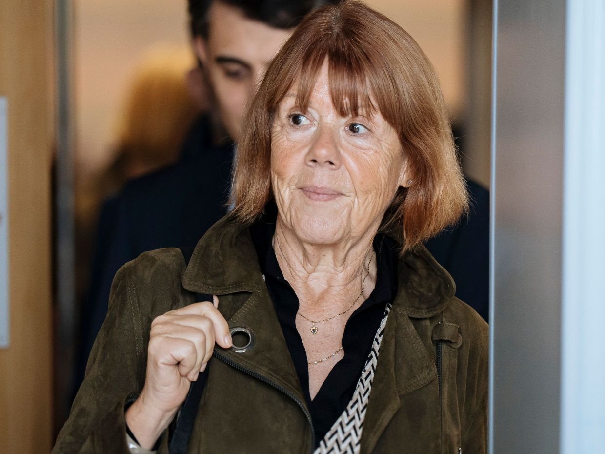 Η συγκλονιστική ιστορία της Gisèle Pelicot έγινε βιβλίο και ζητά η ντροπή να αλλάξει πλευρά