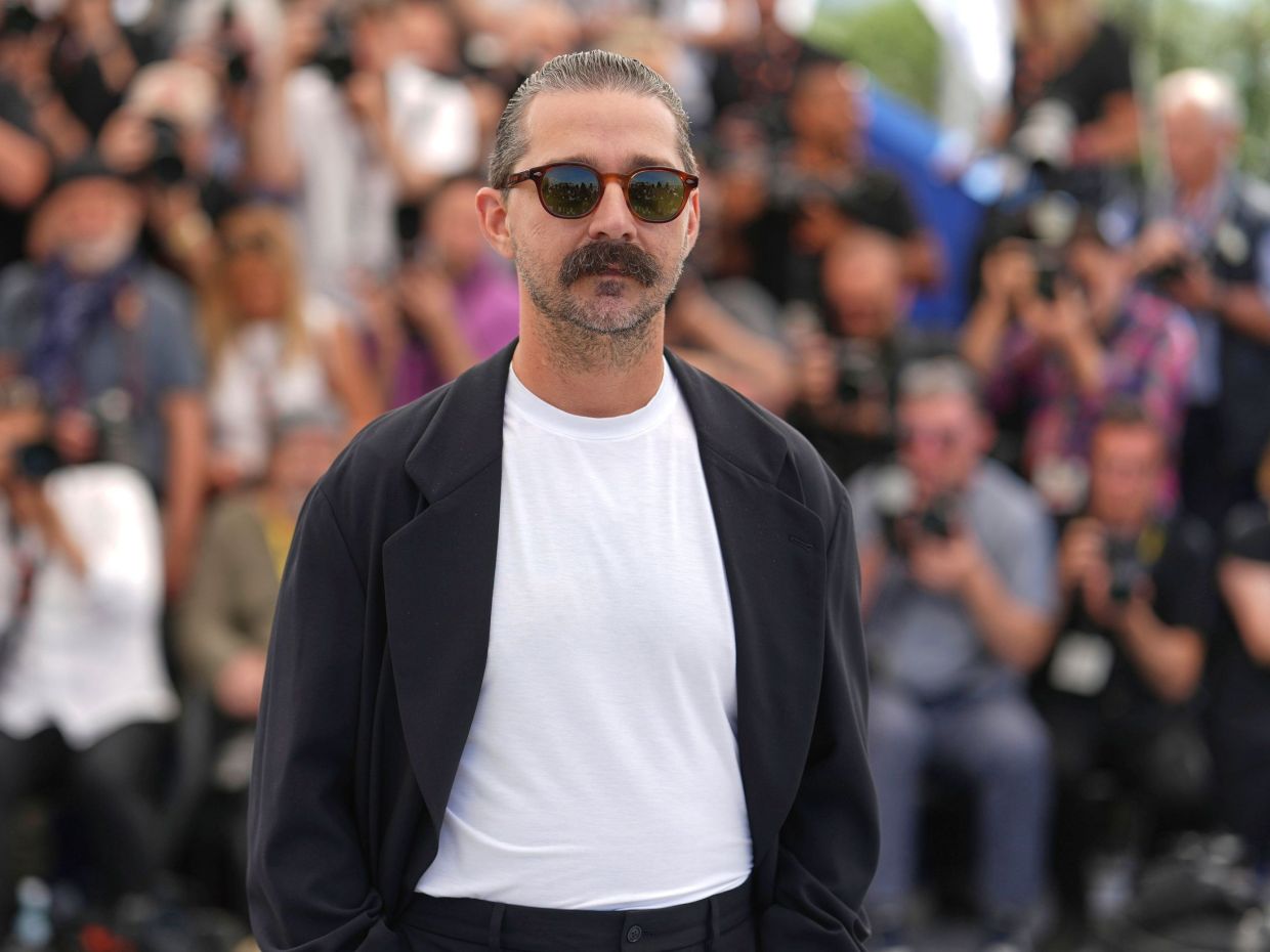 Shia LaBeouf: Ο καβγάς στο Mardi Gras, η σύλληψη, ο χωρισμός & το άγριο παρελθόν του που επιστρέφει