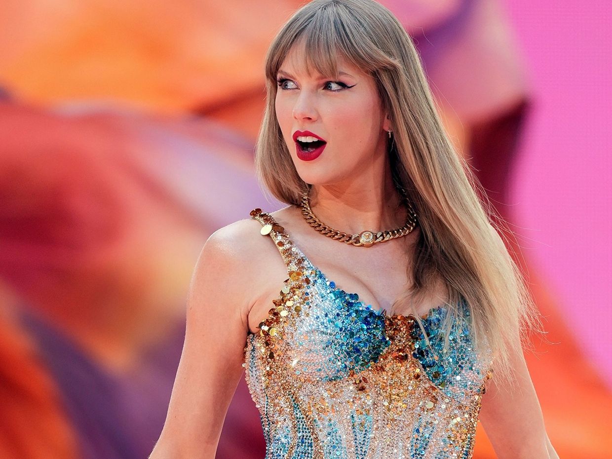 Η Taylor Swift πανηγυρίζει χωρίς φίλτρα την είσοδο & πρωτιά του «Opalite» στο Billboard Hot 100