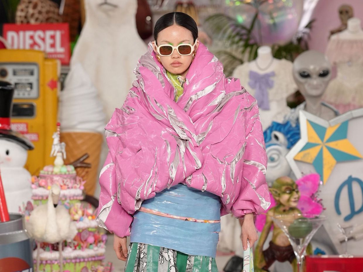 Η Diesel για τον επόμενο χειμώνα σχεδιάζει ρούχα για το πάρτι… & την επόμενη ημέρα από αυτό