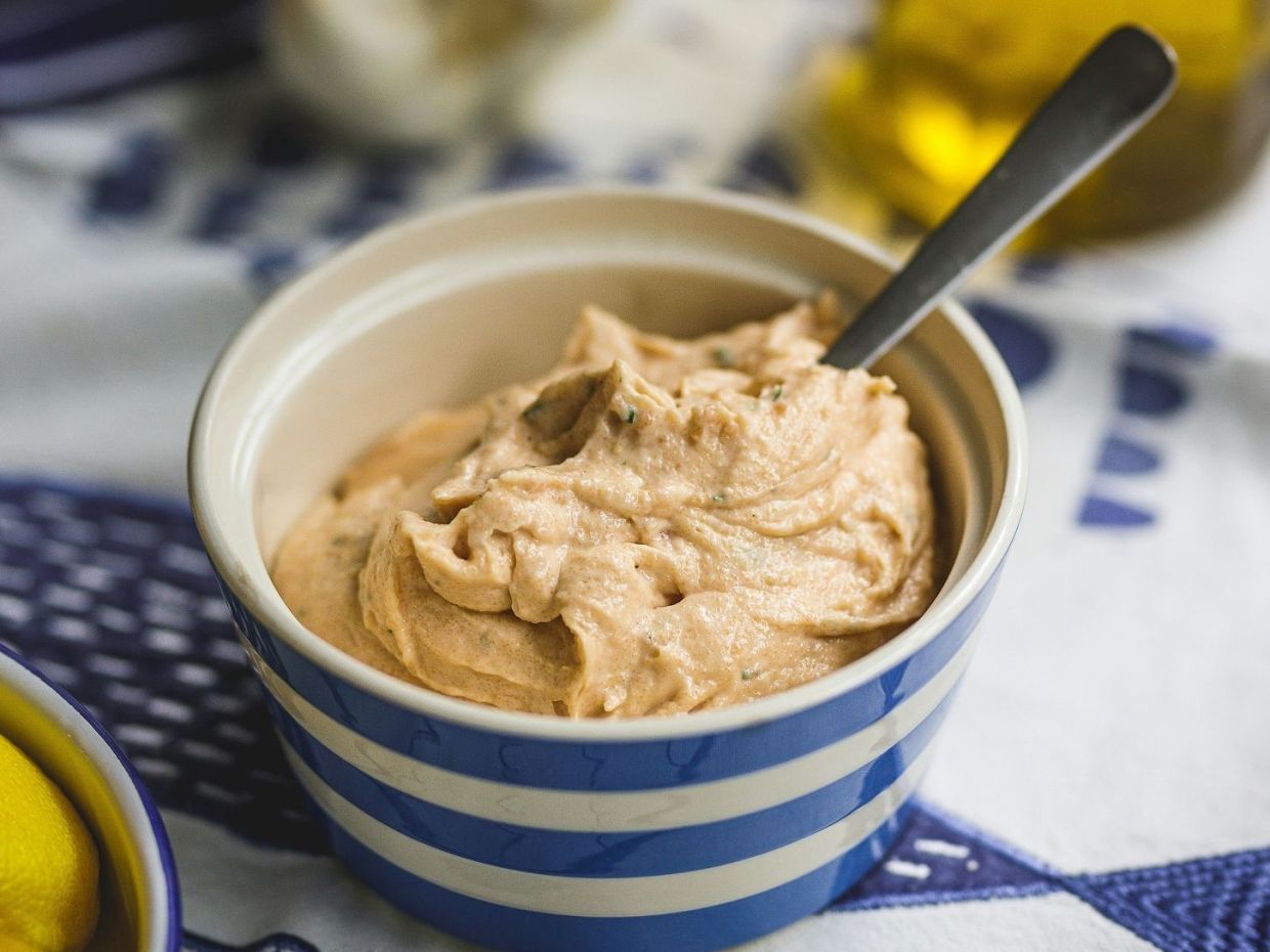 Πώς τα σωστά snacks μπορούν να σε βοηθήσουν να χάσεις βάρος χωρίς να στερηθείς