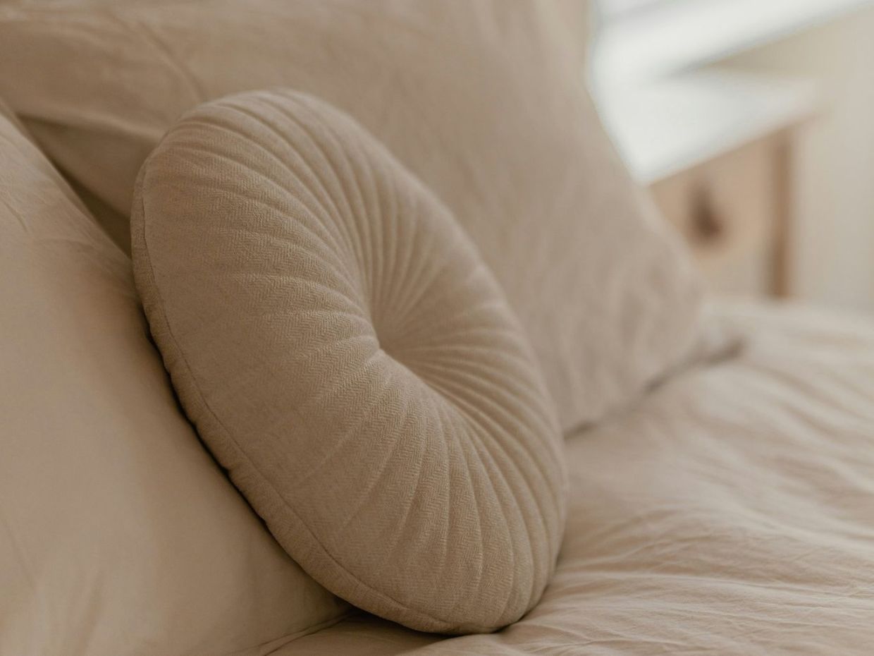 Το μυστικό του τέλειου ύπνου: Το μαξιλάρι που στηρίζει σωστά τον αυχένα σου