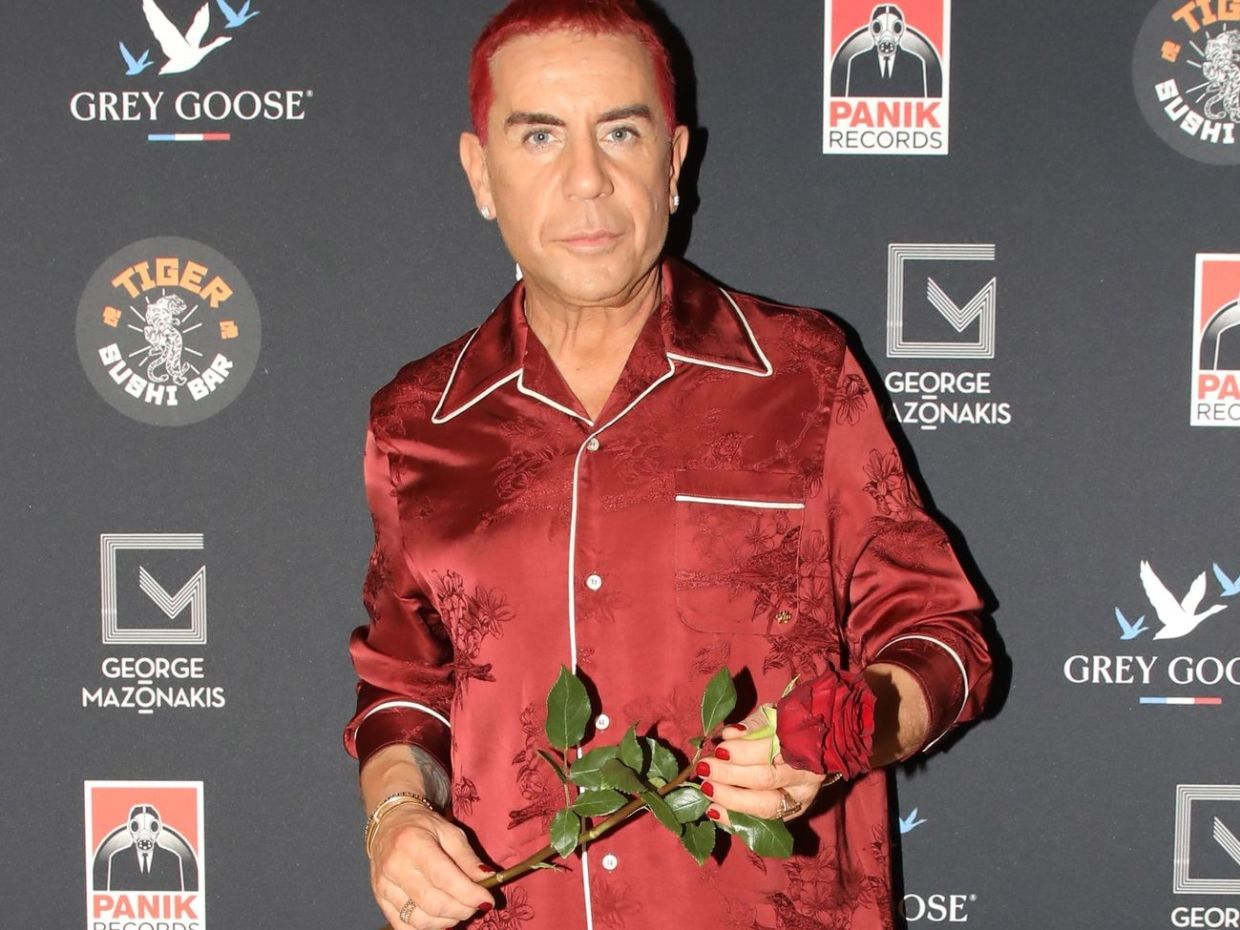 «Δεν μου λείπουν άνθρωποι απ' τη ζωή μου» λέει ο Μαζωνάκης στα γενέθλιά του & έχει «Επιπτώσεις»