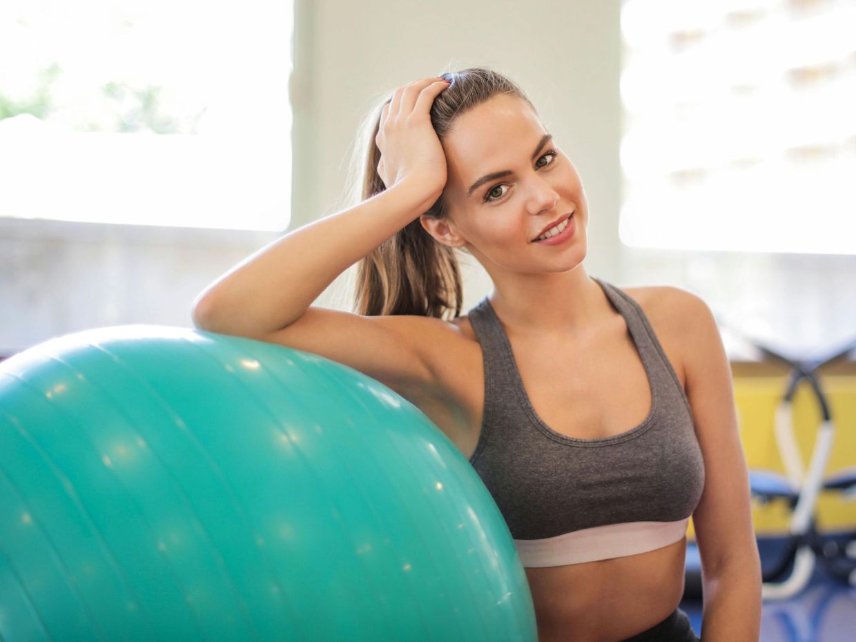 Η απλή άσκηση Pilates που μπορείς κάνεις καθημερινά για να αποκτήσεις δυνατό κορμό