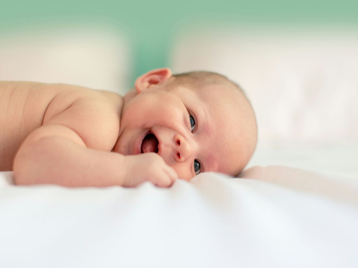 Αν κοιτάζεις συνεχώς το νεογέννητο μωρό σου για να βεβαιωθείς ότι είναι καλά, υπάρχει λόγος