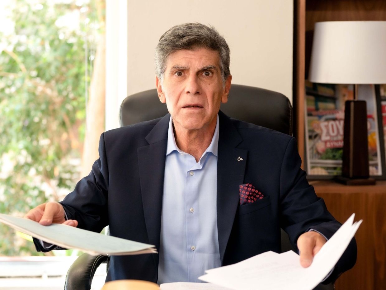 Οι 9 Σούπερ Ήρωες του Γιάννη Μπέζου ως Βασίλη Μεταξά: Τι θα δούμε στα πρώτα επεισόδια