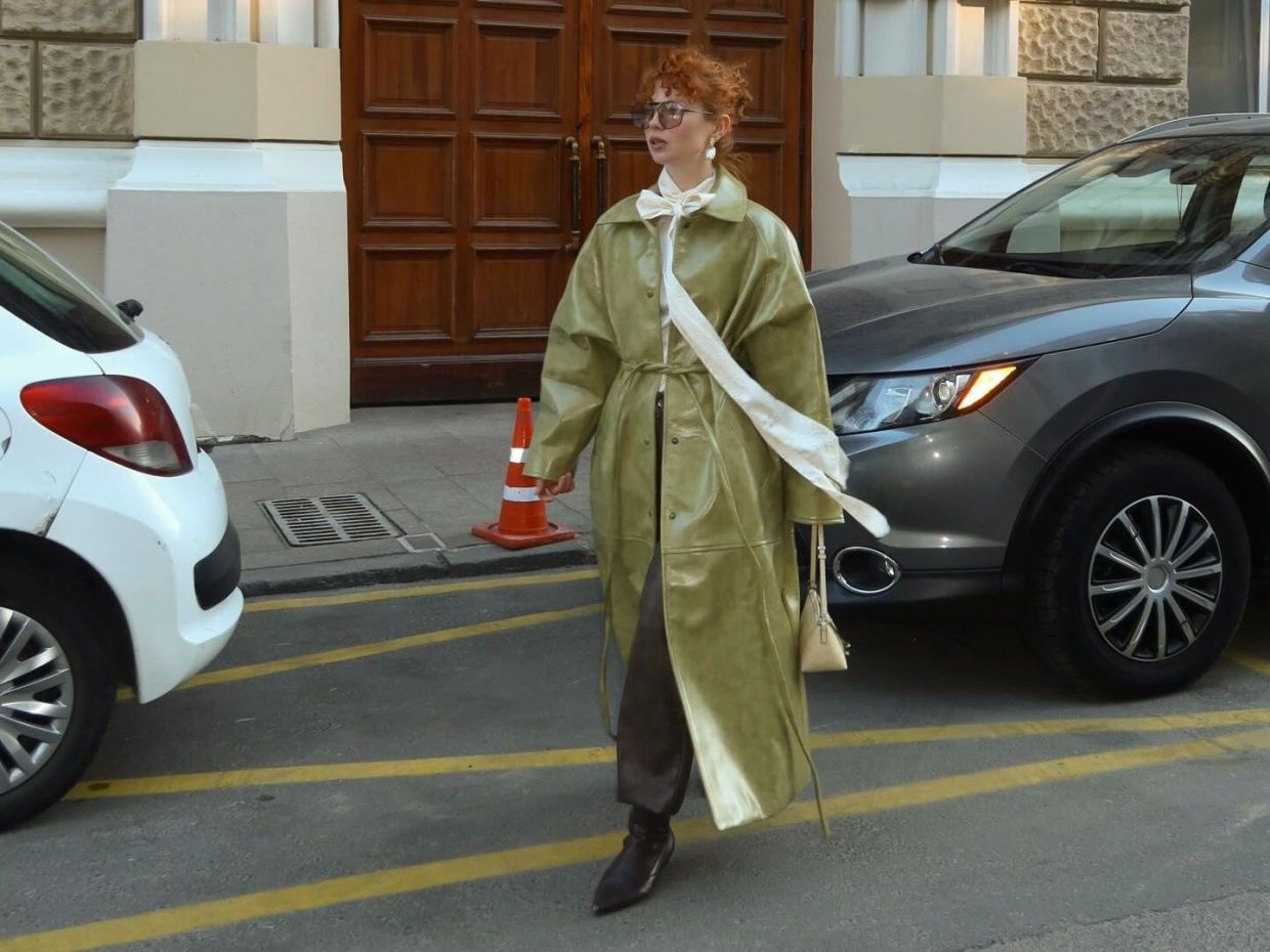 Printed trench coats: Η σύγχρονη ανανέωση ενός διαχρονικού κλασικού item