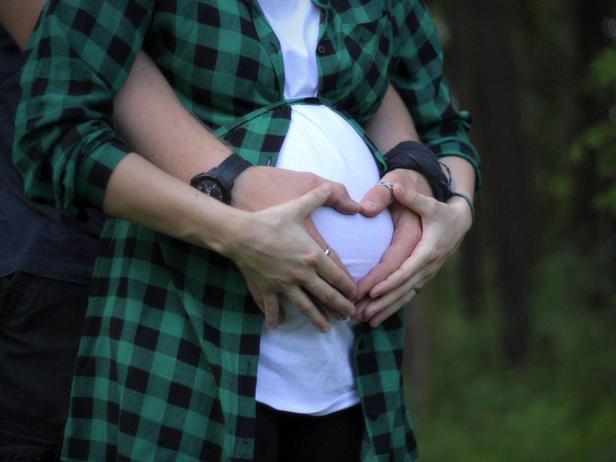 Αυξάνεται ή μειώνεται η λίμπιντο στην εγκυμοσύνη; Όλα είναι θέμα ορμονών