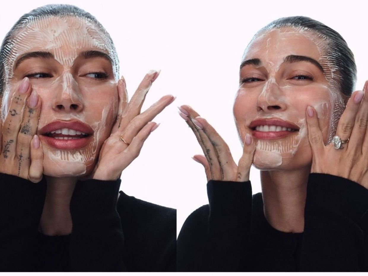 Βγήκες από το gym; Κάνε αυτό το trick με face mist της Hailey Bieber και θα λάμπεις