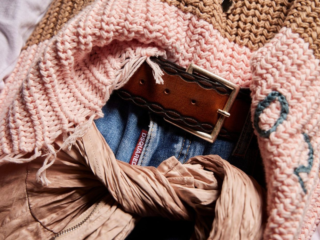 Ζώνες on repeat: Το αξεσουάρ που δεν περνά απαρατήρητο και επιστρέφει δυναμικά