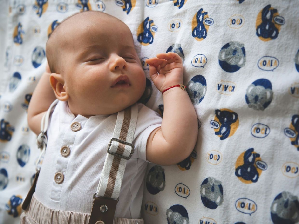 Παιδίατρος αποκαλύπτει τι δεν πρέπει ποτέ να κάνεις αν το μωρό σου κοιμάται με το στόμα ανοιχτό