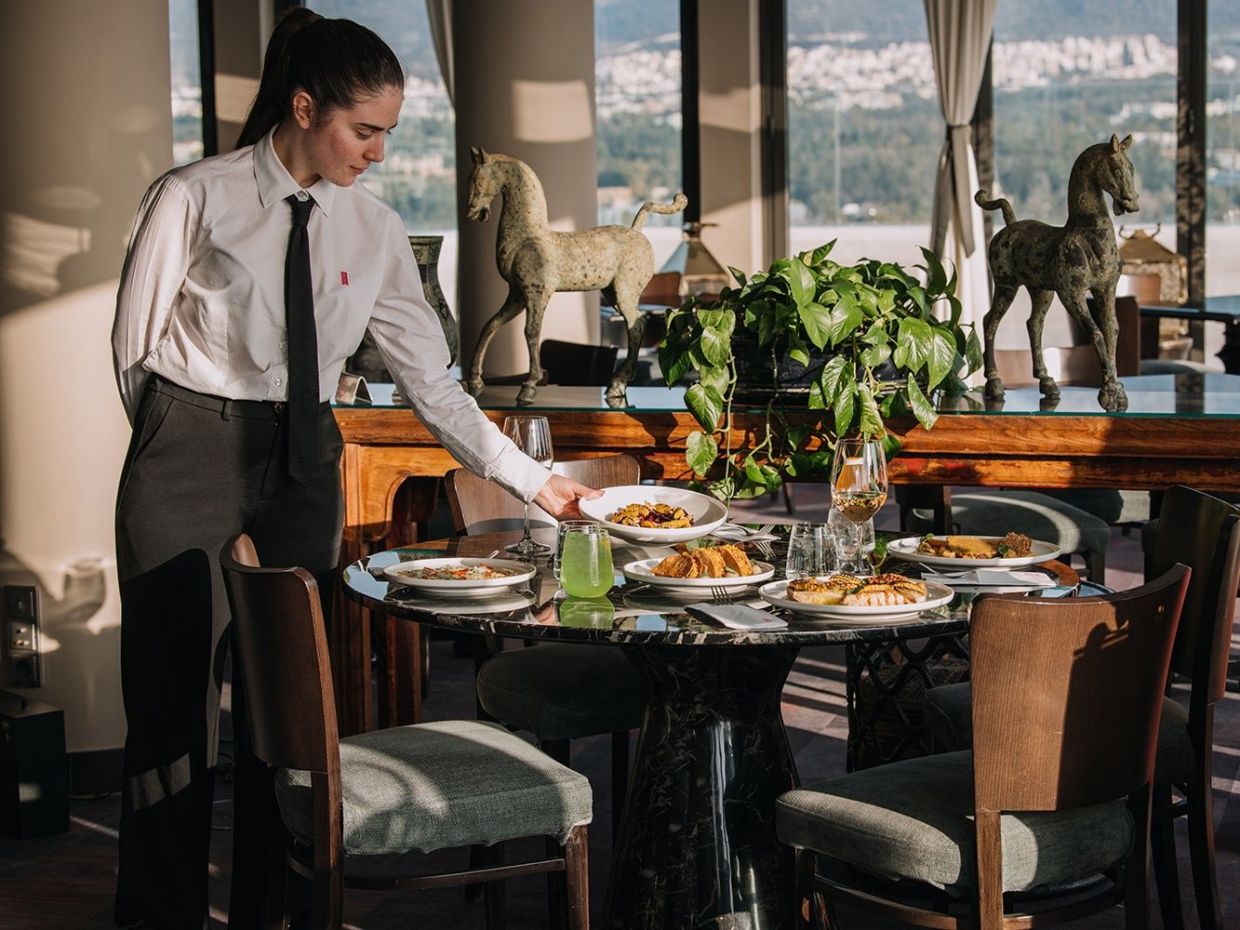 Penthouse 21 στο President Hotel: Μια βραδιά γεμάτη γεύσεις, θέα & τη γνώριμη αίσθηση της επιστροφής