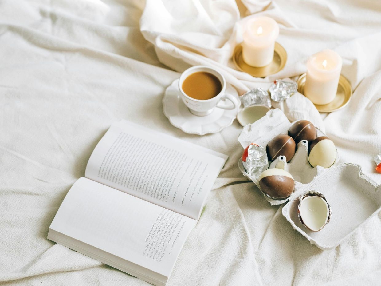 4 βιβλία για να διαβάσεις στις πασχαλινές σου διακοπές (και να πάρεις λίγο χρόνο για εσένα)