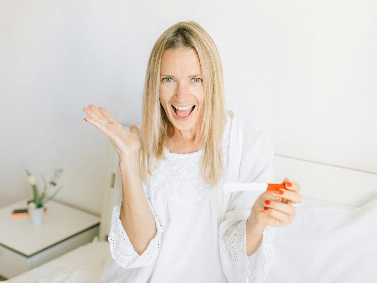 Πώς η κατανάλωση νερού μπορεί να επηρεάσει την ακρίβεια του τεστ εγκυμοσύνης