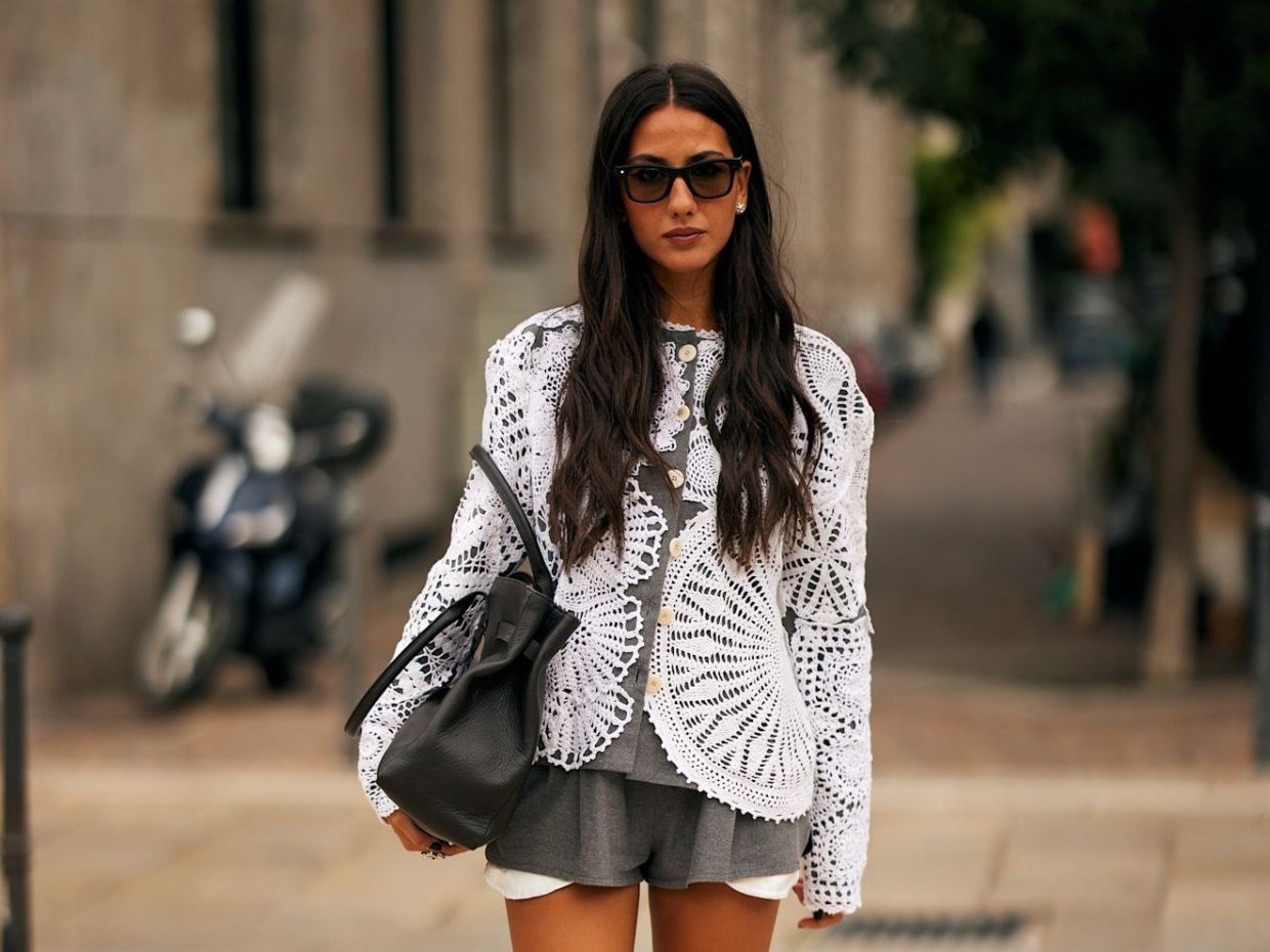 Οδηγός αγοράς: 10 fashion κομμάτια που αξίζει να επενδύσεις τώρα αν θες ανοιξιάτικη capsule wardrobe