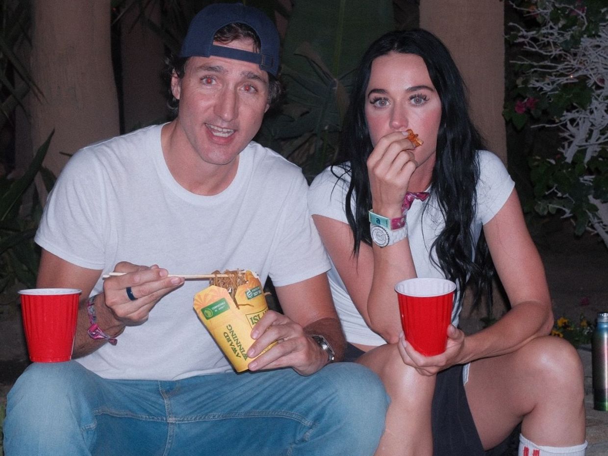 Katy Perry και Justin Trudeau in love στο φεστιβάλ Coachella αλλά τα πλαστικά ποτήρια προκαλούν