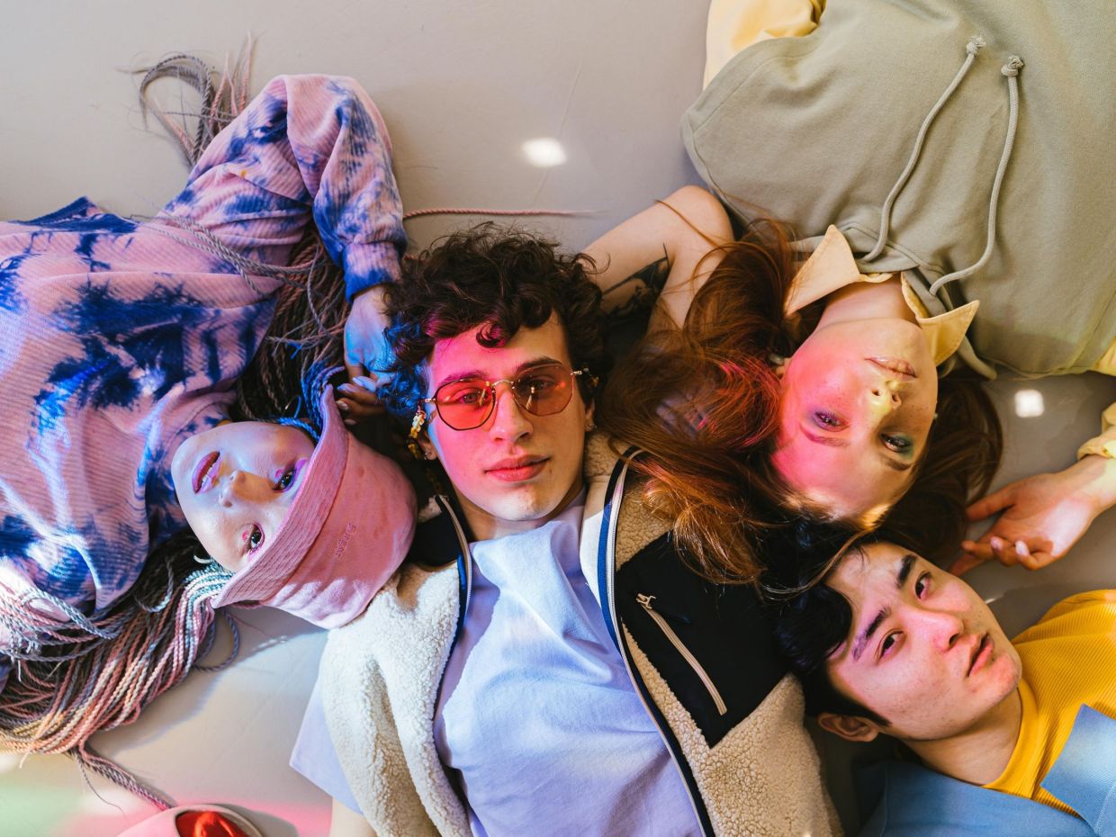 Gen Alpha: Η γενιά που μεγαλώνει αλλιώς  κι εσύ το παρακολουθείς live