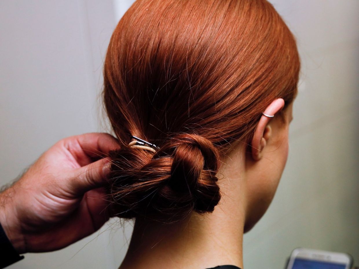 To sunwashed red αντικαθιστά το ξανθό για τη άνοιξη του 2026