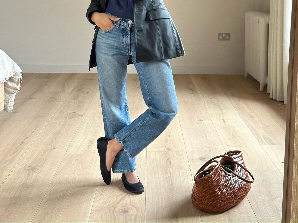 Είναι πάλι τάση τα cropped flare pants; Έτσι θα τα φορέσεις το 2026 χωρίς να δείχνουν παλιομοδίτικα