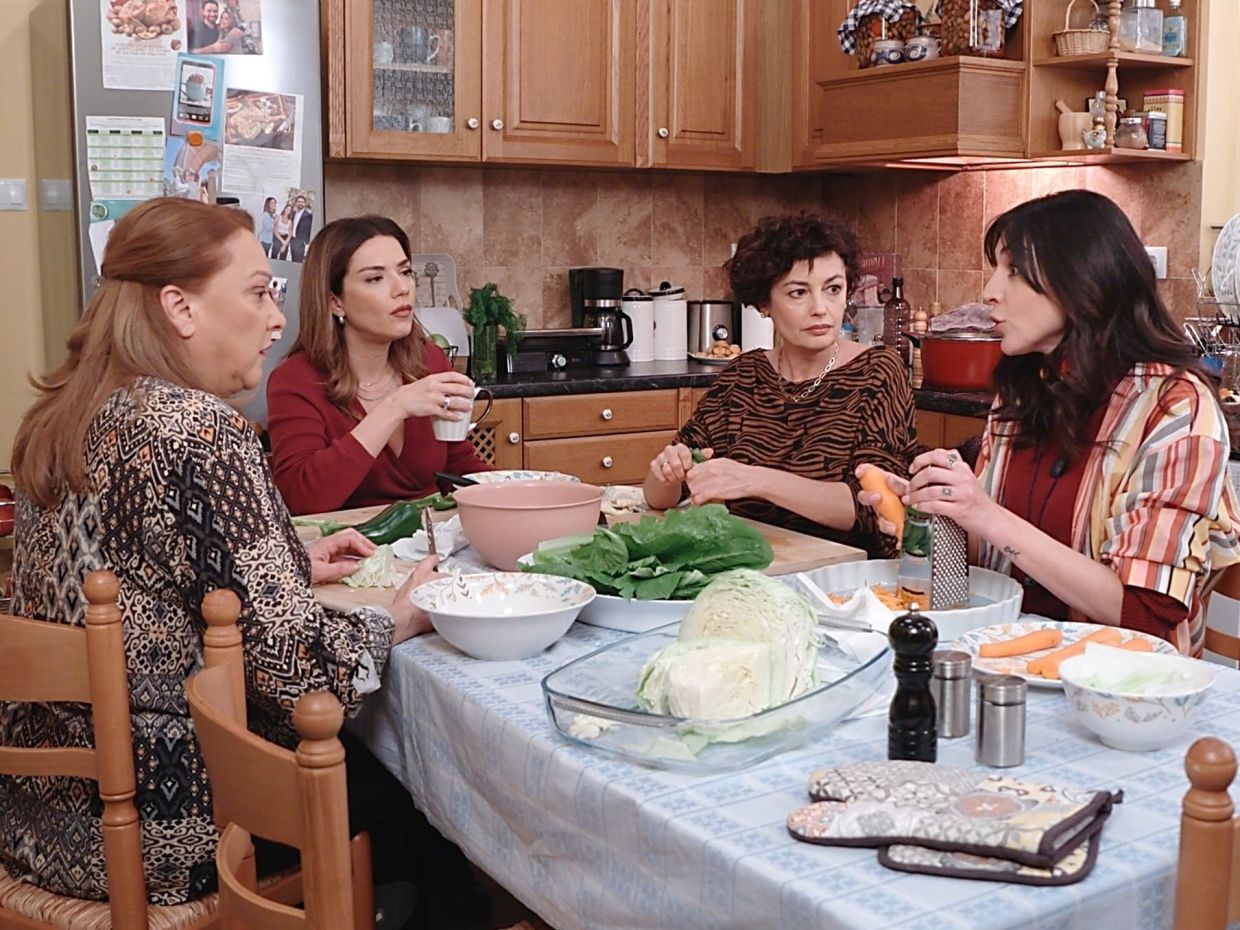 Η Ρένια Λουιζίδου γίνεται influencer στο Σόι σου και οι Χαμπέοι γίνονται viral