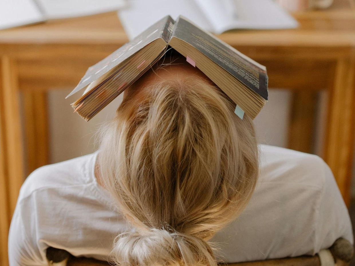 Οι Πανελλήνιες 2026 ξεκινούν στις 29 Μαΐου: Πώς να αντιμετωπίσεις το άγχος & να αποδώσεις