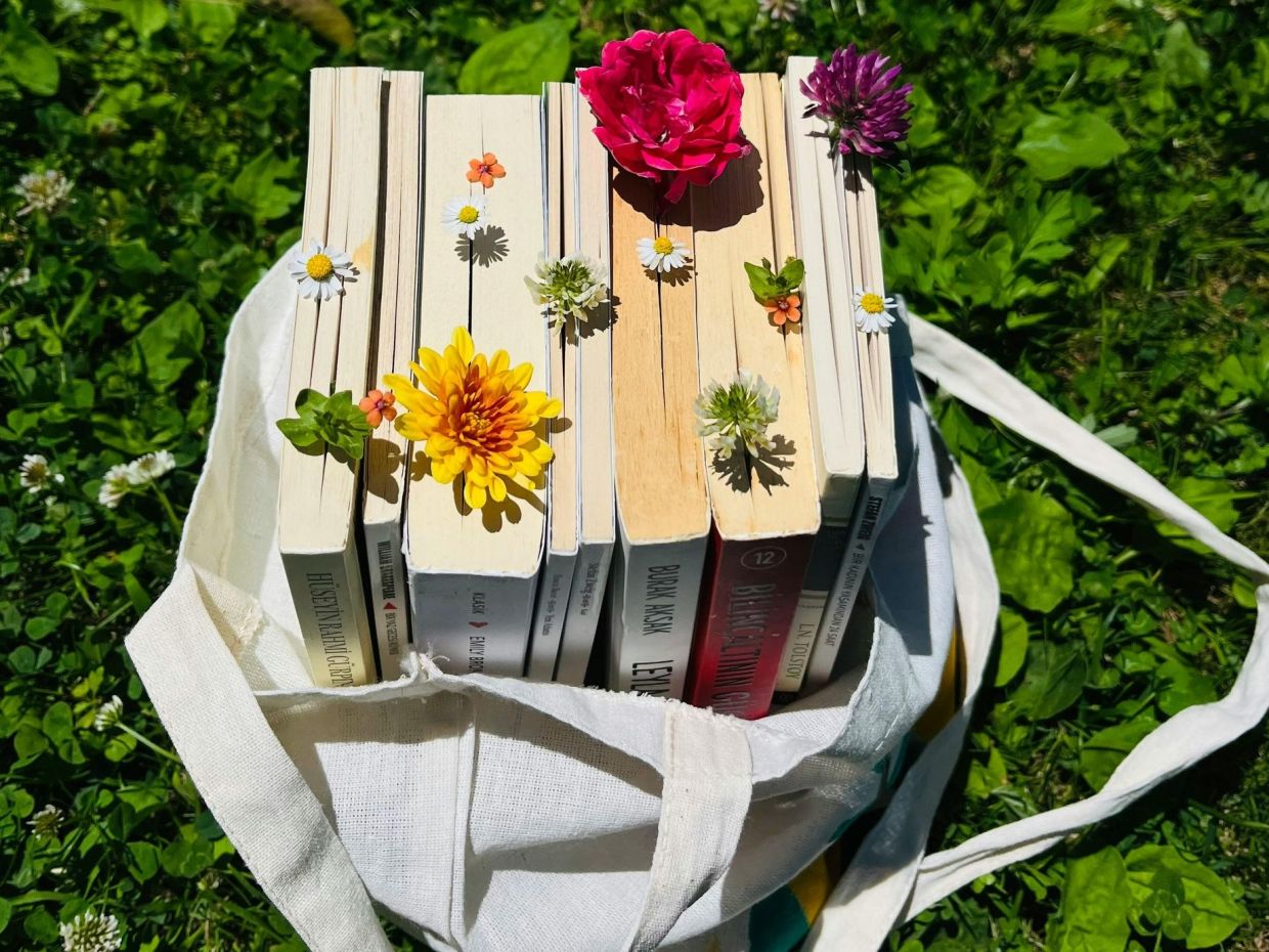 Spring reading: 5 βιβλία για να μπεις στο mood της Πρωτομαγιάς