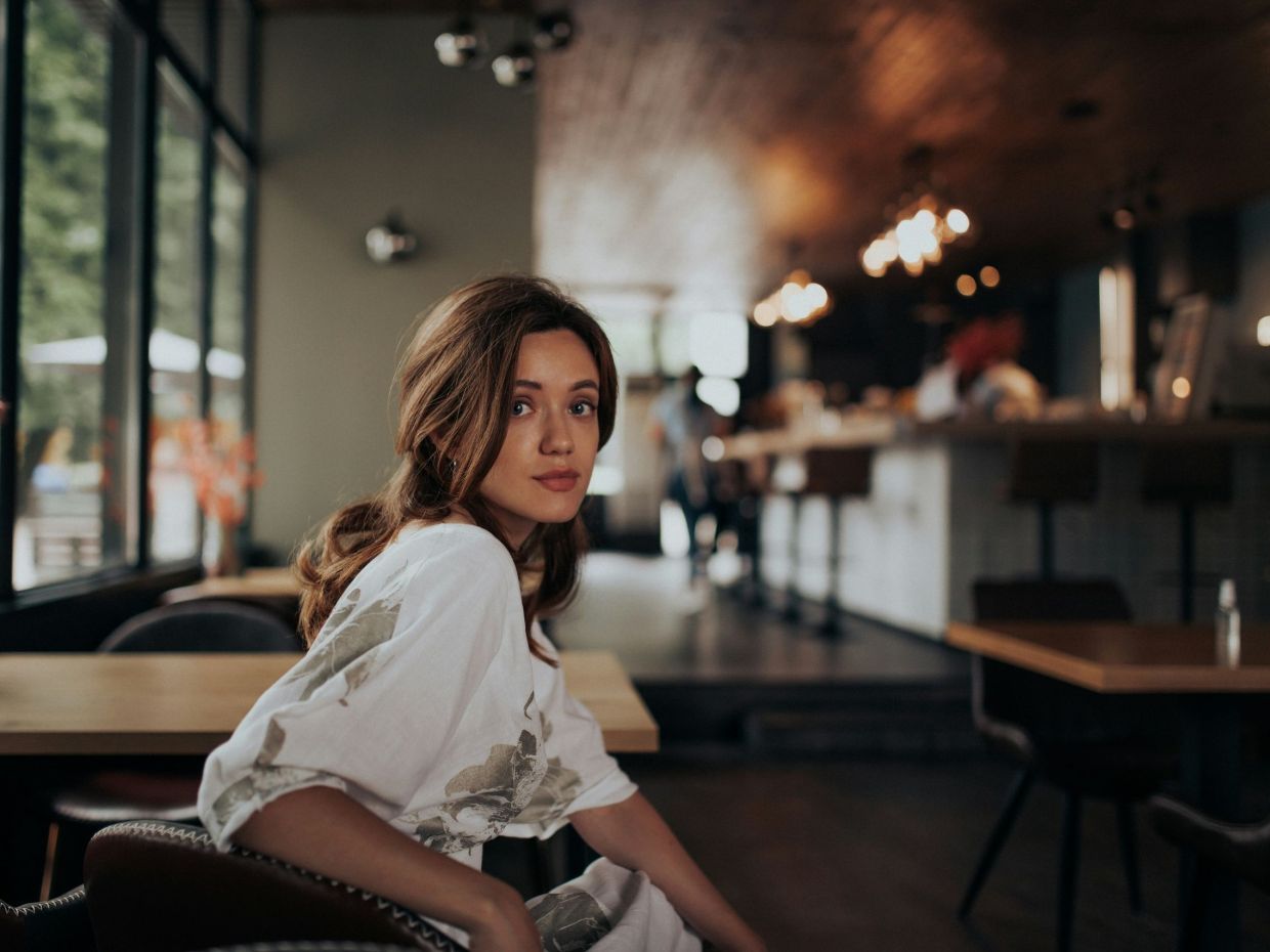 Έχεις πληρώσει στο εστιατόριο αλλά θέλεις να μείνεις κι άλλο; Eίναι εντάξει;