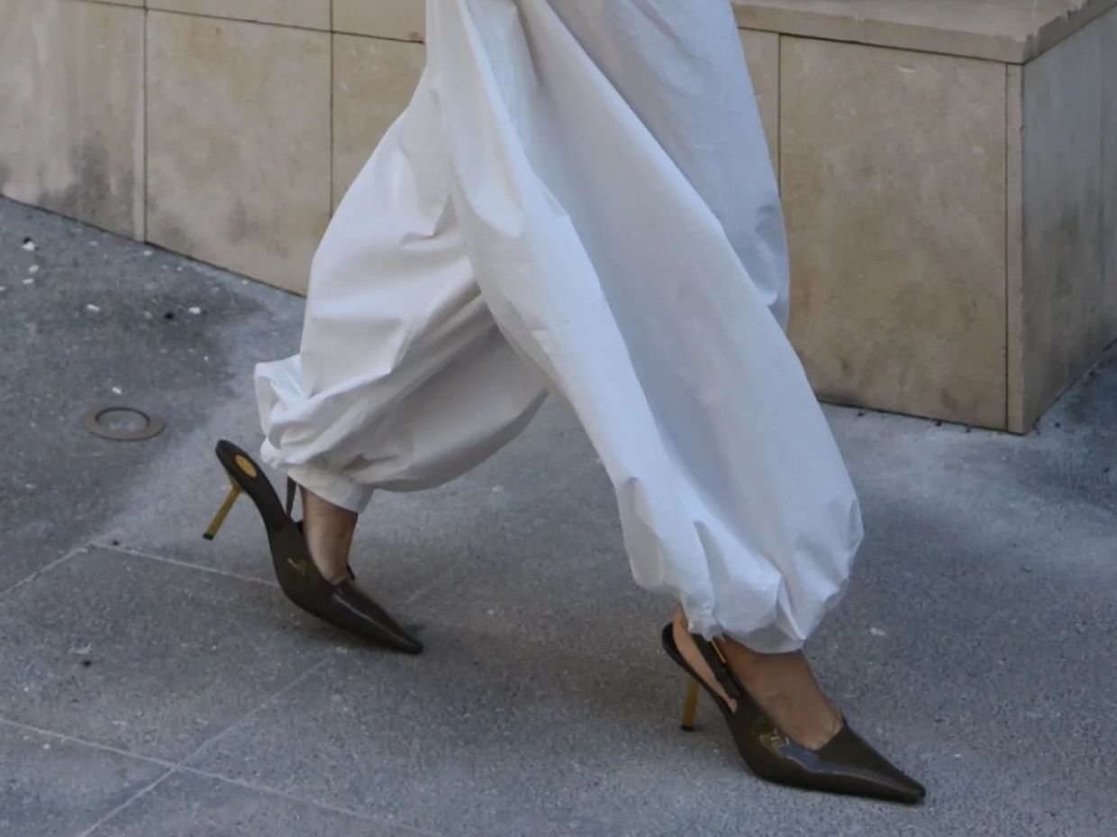 Balloon trousers: Με αυτά τα παντελόνια θα κάνεις φέτος τα πιο fresh & cool looks