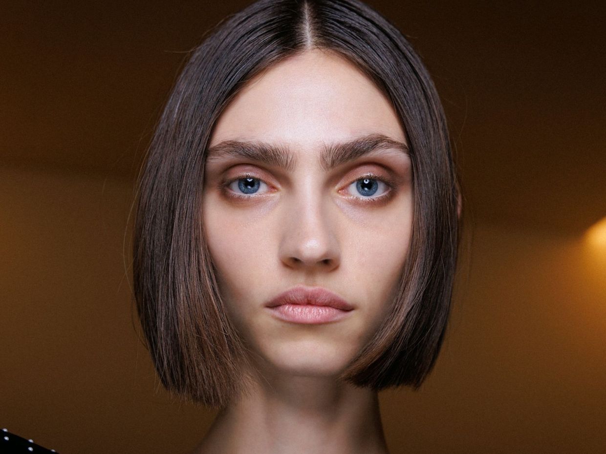 Blunt bob: Το κούρεμα που επιστρέφει δυναμικά και έχει anti-aging effect