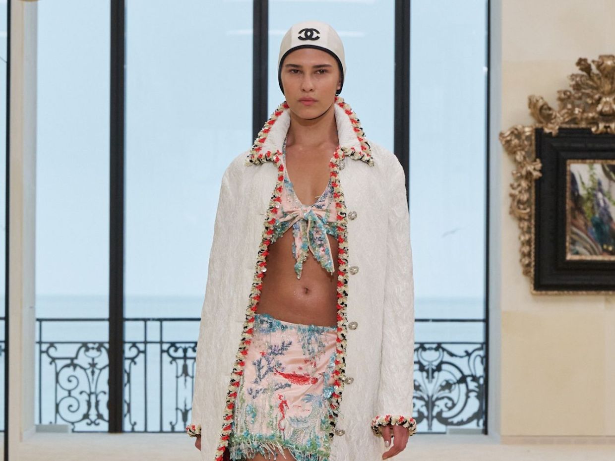 CHANEL Cruise 2026: Επιστροφή στο Biarritz για το show του Matthieu Blazy, τιμώντας την Coco Chanel